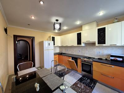 квартира за адресою Юності, 3