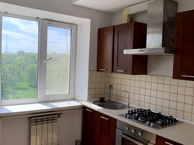 квартира за адресою Соборна вул. (50 років Жовтня), 33