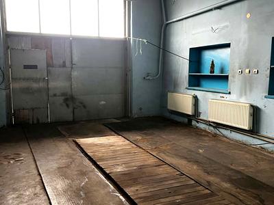 комерційна за адресою Максима Залізняка вул. (Громова), 138