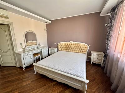 квартира за адресою Дніпровська набережна вул., 19-В