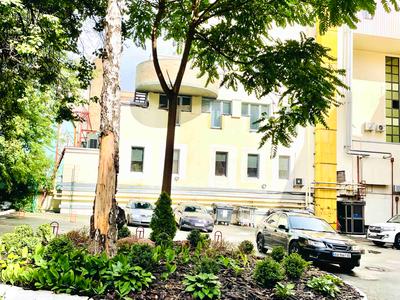 квартира за адресою  Українських Героїв пл. (Льва Толстого), 8