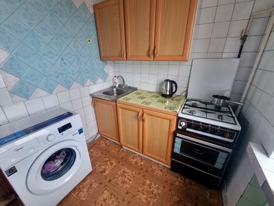 квартира за адресою Ореста Левицького вул. (Академіка Курчатова), 11