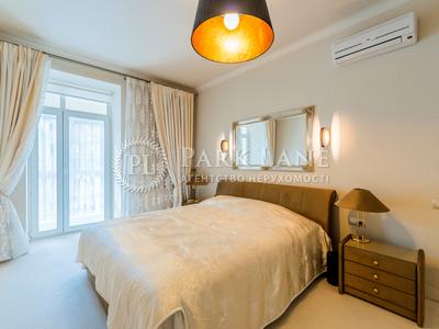 квартира за адресою Почайнинська вул., 70