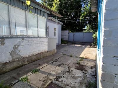 будинок за адресою Торговельна вул., 44