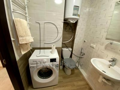 квартира за адресою Софії Русової вул., 7-А