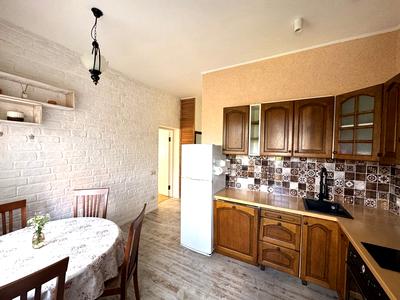 квартира за адресою Дорошенка вул., 7