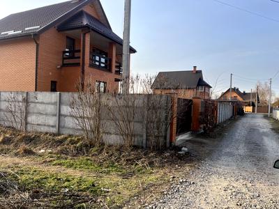 участок по адресу Шкільна пер. (Шкільна)
