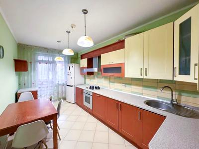 квартира за адресою Закарпатська вул., 44