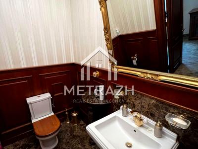 комерційна за адресою Володимирська вул., 49-Б