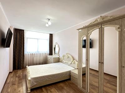 квартира за адресою Сім'ї Кульженків вул. (Петра Дегтяренка), 33