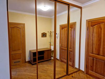 квартира за адресою Академіка Булаховського вул., 5-Г