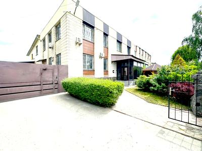 комерційна за адресою Металургів вул., 4