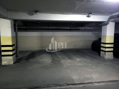 паркомісце за адресою Євгена Коновальця вул. (Щорса), 32-Б