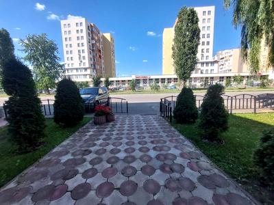 коммерческая по адресу Виставкова, 1