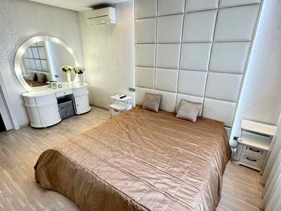 квартира за адресою В'ячеслава Чорновола вул., 25