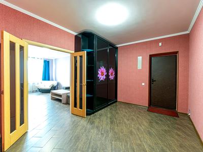 квартира за адресою Дніпровська набережна вул., 25