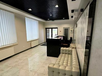 комерційна за адресою Красилівська вул., 5