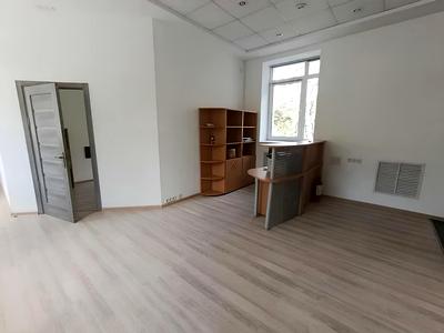 комерційна за адресою Київ, Інститутська вул., 28