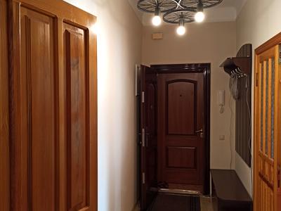 квартира за адресою Івана Світличного вул. (Петровського), 14