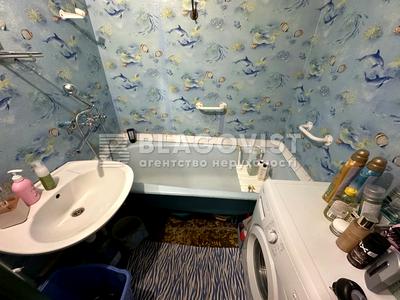 квартира за адресою Ревуцького вул., 24/4