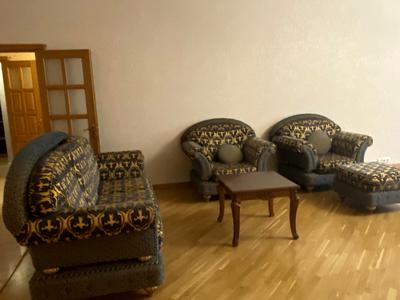 квартира за адресою Кропивницького вул., 10