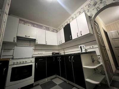 квартира по адресу Владимира Момота ул., 42