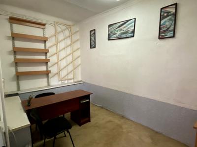 комерційна за адресою Олеся Гончара вул., 65-А