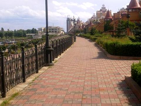 будинок за адресою Оболонська набережна вул.