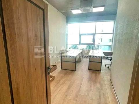 комерційна за адресою Вишгородська вул., 45
