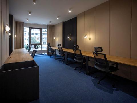 коммерческая по адресу Василя Тютюнника, 28а