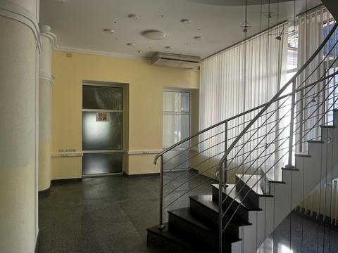 коммерческая по адресу Владимира Моссаковского ул. (Клари Цеткін), 1