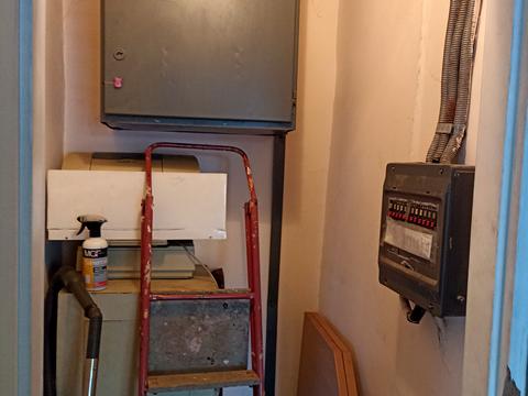 комерційна за адресою Пастера вул., 12