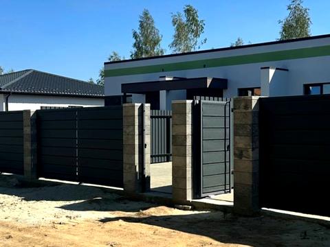 будинок за адресою Успішна, 23