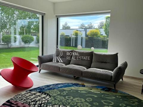 будинок за адресою приватна, 1