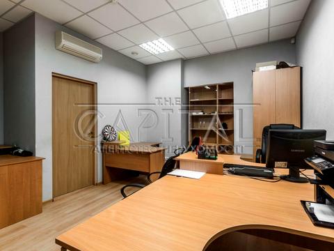 комерційна за адресою Воздвиженська вул., 43