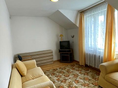 будинок за адресою Коновальця