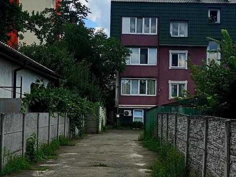 комерційна за адресою Павленка вул., 1В