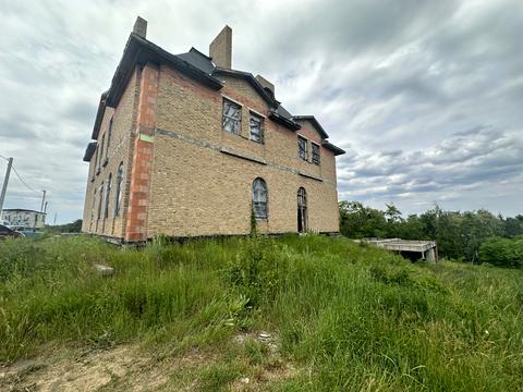 комерційна за адресою Суворова вул., 1