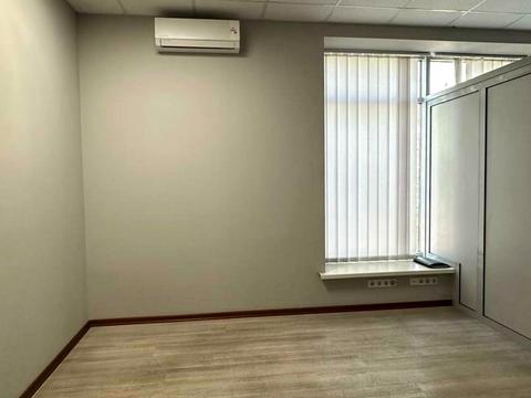 комерційна за адресою Новокостянтинівська вул., 1-В