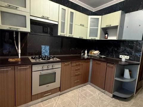квартира за адресою Романа Шухевича просп. (Генерала Ватутіна), 8
