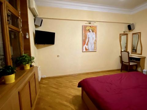 квартира по адресу Конституции пл., 1/12