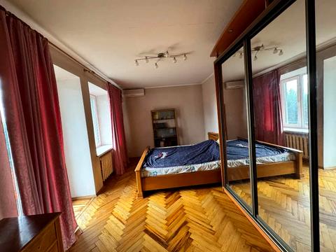 квартира за адресою Ніла Армстронга вул. (Казакова), 4