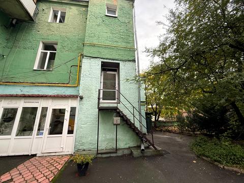комерційна за адресою Михайлівська вул., 21
