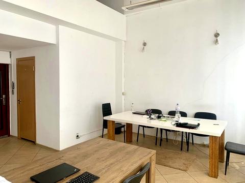 комерційна за адресою Горького, 8