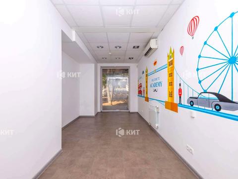 комерційна за адресою Космічна вул., 16