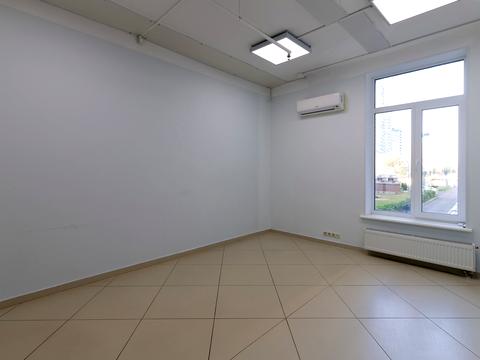 комерційна за адресою Ованеса Туманяна вул., 15-А