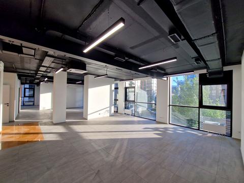 комерційна за адресою Предславинська вул., 53