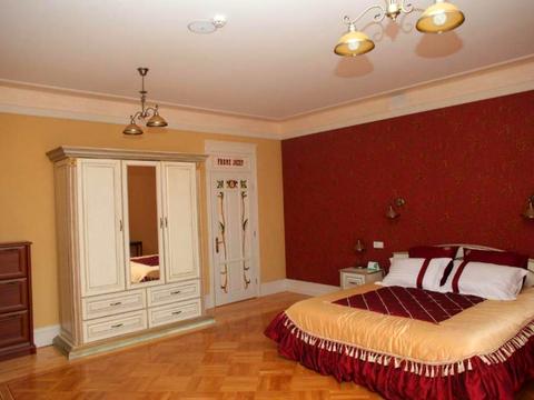 комерційна за адресою Чорновола вул., 80