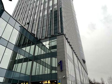 комерційна за адресою Миколи Амосова вул., 12