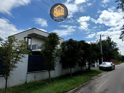 будинок за адресою Шкільна